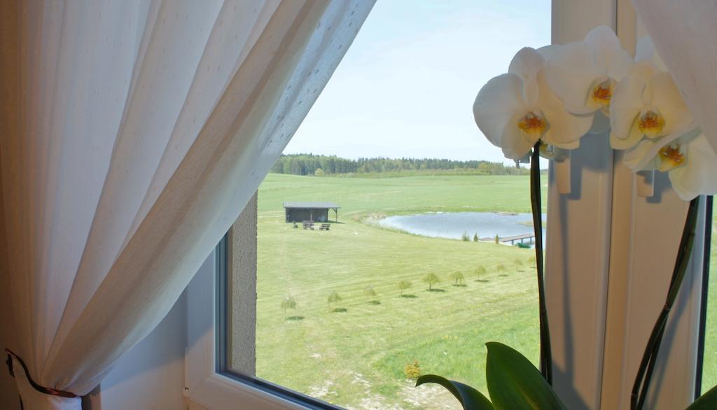 Agro Nad Stawem Villa Zukowo Room photo